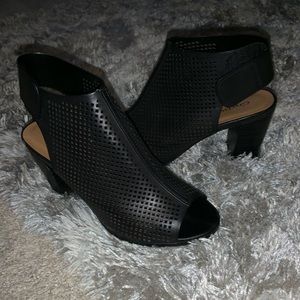 Peep-toe Chunky Heeled Sandals